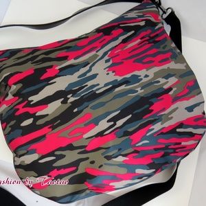 New w Tag KIPLING NAMI SN Shoulder Bag